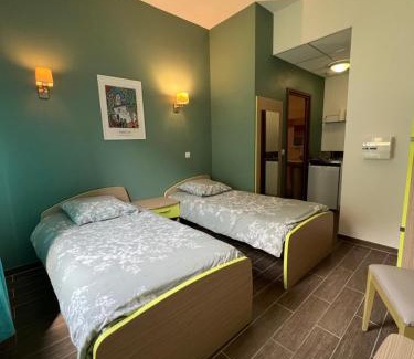 Pierlas Hotel | Auberge Lou Poumié