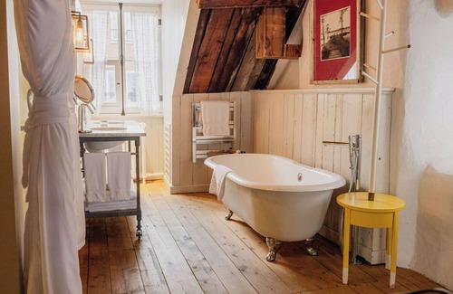 Lower Town Hotel | Auberge Saint-Antoine
