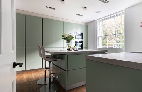 Campden Apartment | Aubrey Walk by onefinestay