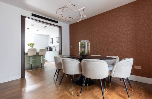 Campden Apartment | Aubrey Walk by onefinestay