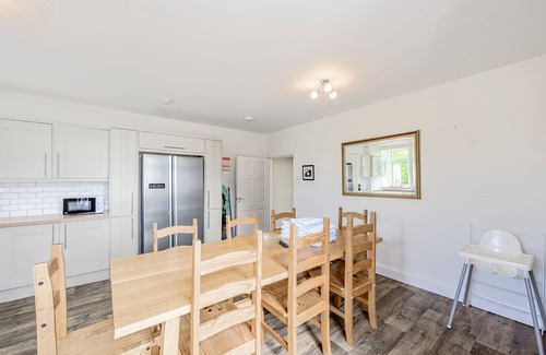 Castle Douglas Cottage | Auchenlarie Farmhouse - a house that sleeps 9 guests in 5 bedrooms