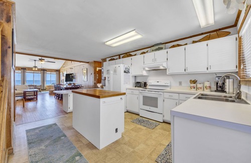 Pawleys Island House | Aug 16th week deeply discounted Oceanfront, South End Pawleys creek dock