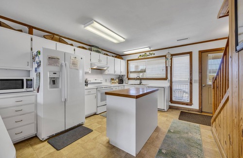 Pawleys Island House | Aug 16th week deeply discounted Oceanfront, South End Pawleys creek dock