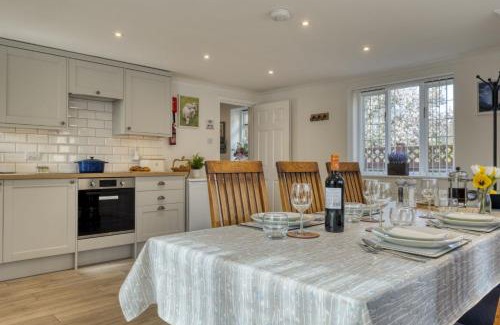 Bourton House | Augusta Cottage