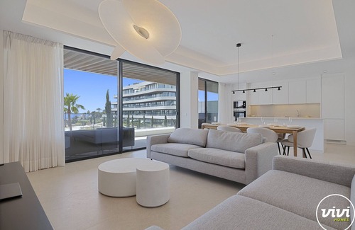 Torremolinos Apartment | Aura | Beachfront apartment in Torremolinos