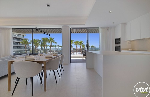Torremolinos Apartment | Aura | Beachfront apartment in Torremolinos