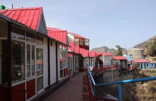 Kanatal Hotel | Aurevelle Kastura Resort - 5 Min from Surkhanda Devi Temple # Mountain View Rooms # Himalayan View Resort