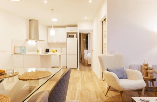 Old Town Apartment | Auriga - Holiday Apartment in Girona | Bravissimo