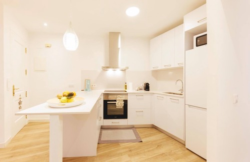 Old Town Apartment | Auriga - Holiday Apartment in Girona | Bravissimo