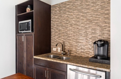 Waller Creek District Apartment | Austin Awesome Studio Apartment