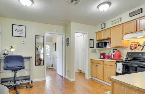 Austin Condo | Austin Condo w/ Pool Access: 5 Mi to Downtown!