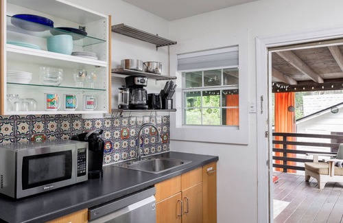 Austin House | Austin Oasis - Hot Tub, Guest House & Walk to Bars