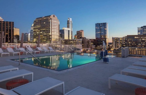 Civic District Condo | Austin Resort Studio Suite Saturday Check-In