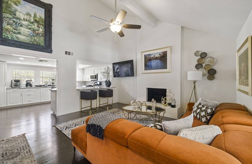 Austin House | Austin Southern Retreat , the place for bachelor parties and bachelorettes