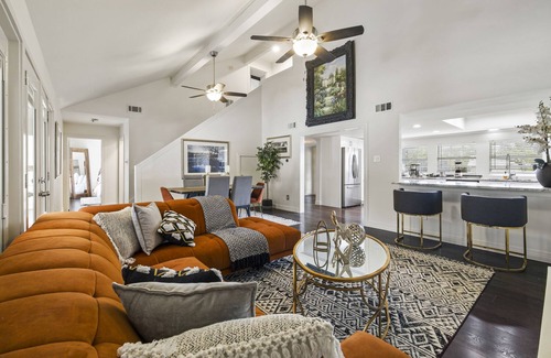 Austin House | Austin Southern Retreat , the place for bachelor parties and bachelorettes