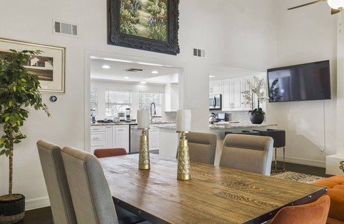 Austin House | Austin Southern Retreat , the place for bachelor parties and bachelorettes