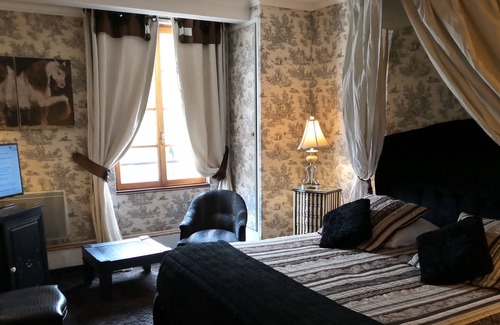Saint-Laurent-des-Arbres Bed & Breakfast | Authentic and pleasant guest rooms in Saint Laurent des Arbres