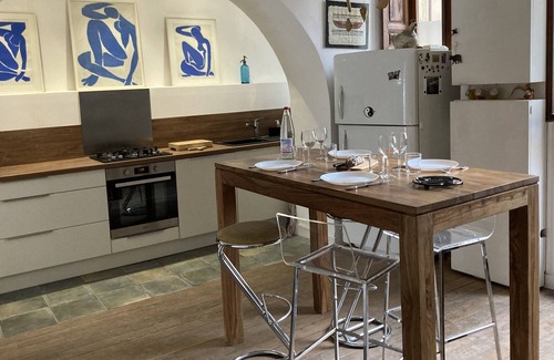 Aubenas House | authentic artist home
