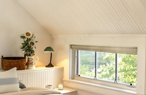 South Londonderry Other | Authentic Award winning Farm house with Hot Tub and Sauna
