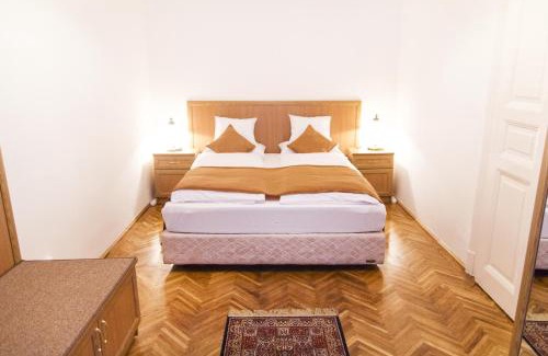 Palace District Apartment | Authentic Budapest Apartment