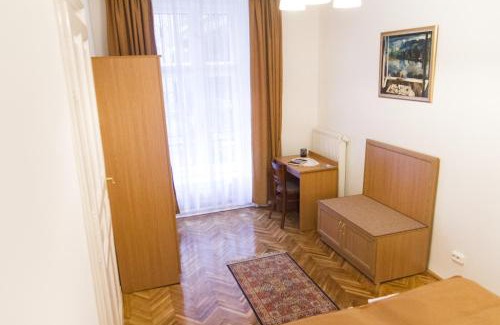 Palace District Apartment | Authentic Budapest Apartment