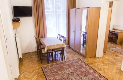Palace District Apartment | Authentic Budapest Apartment