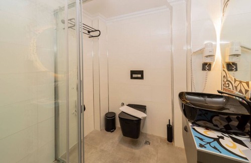 Kaleici Apartment | Authentic Flat with Garden 5 min to Beach
