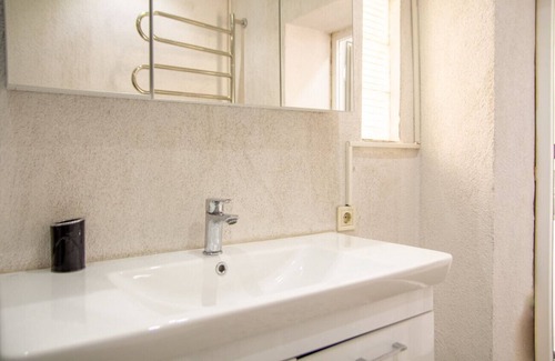 Konak Apartment | Authentic House near Popular Attractions in Izmir