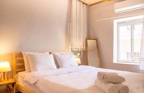 Konak Apartment | Authentic House near Popular Attractions in Izmir