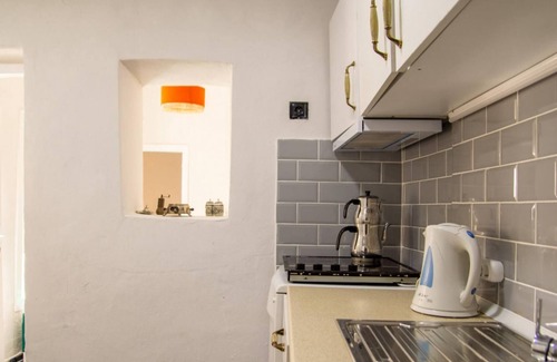 Konak Apartment | Authentic House near Popular Attractions in Izmir