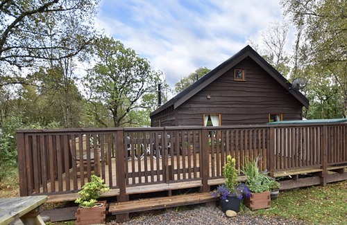 Taynuilt Cabin | Authentic log cabin close to loch shore, with hot tub & wood burning stove.