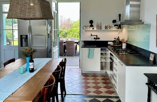 Lacanau-Ocean House | Authentic, lovely villa just 50m from the beach for up to 22 people