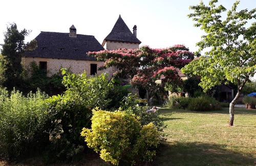 Proissans House | Authentic Périgourdine in lush greenery