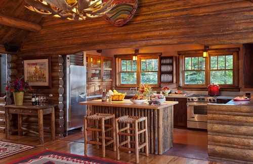 Jackson Villa | Authentic, Western log cabin in heart of Jackson
