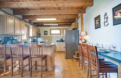 Snowshoe House | Autumn Escape | Indoor Plunge Pool + 22 Guests