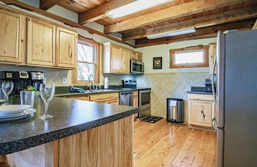 Snowshoe House | Autumn Escape | Indoor Plunge Pool + 22 Guests