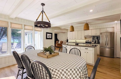 Huron-Kinloss Cottage | Autumn Nights by the Lake: Huron Shores