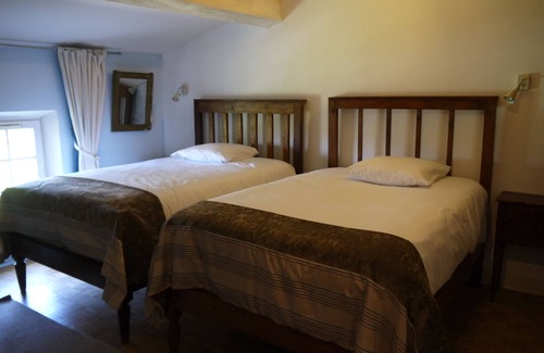 Saint-Georges-des-Coteaux House | Aux Chambres des Bujours