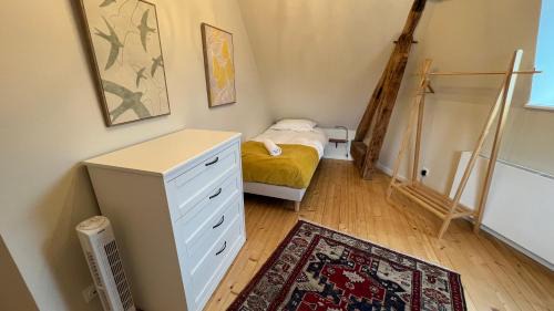 Tremblay-les-Villages Apartment | Aux Roses et aux Poutres - Jardin - Arrivée Autonome