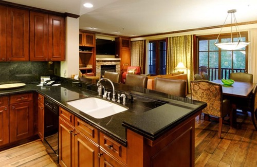 Aspen Condo | Avail: Mar 22-29, Mar 29-April 5, Apr 5-12th, and Dec 20-Jan 3.