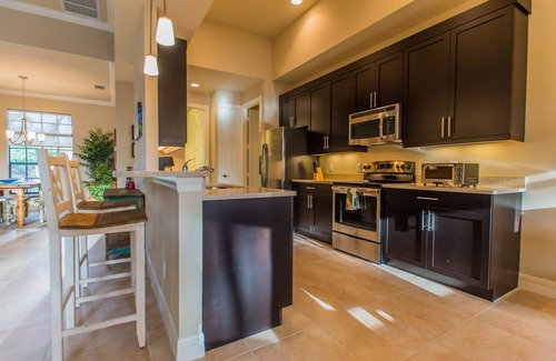 Central Naples House | Available 2026 Season ! YOUR OASIS! NEWER home POOL. 4 miles to Beach&downtown!