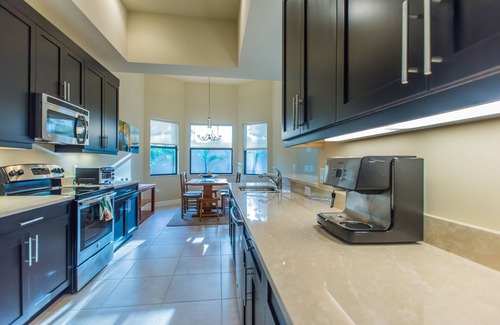 Central Naples House | Available 2026 Season ! YOUR OASIS! NEWER home POOL. 4 miles to Beach&downtown!