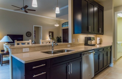 Central Naples House | Available 2026 Season ! YOUR OASIS! NEWER home POOL. 4 miles to Beach&downtown!