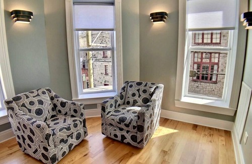 Eureka Springs Historic District Apartment | Available Bikes Blues BBQ, best location! Parking
