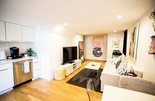 Hillsboro Village Cottage | Available CMA Week! Hot Tub! 12 South Dolly themed safe beautiful + walkable!