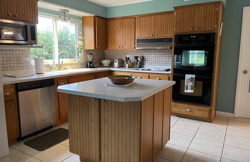 Yacht Club House | AVAILABLE TO RENT NOW - Perfect Canal Home With Pool & Spa