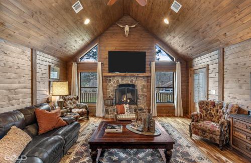 Shreveport House | Available Tonight, Log Cabin With Hot Tub