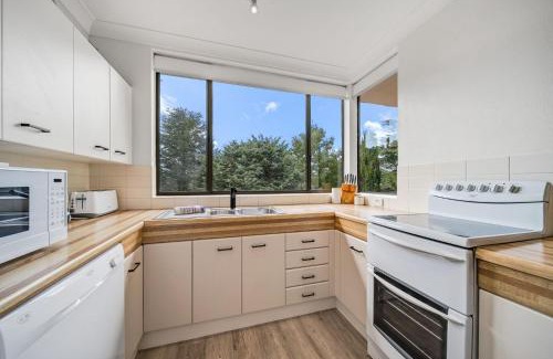 Jindabyne Apartment | Avalanche 3 - 3BR Apartment l Central Location l Balcony l WiFi
