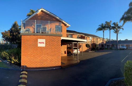 Bomaderry Hotel | Avaleen Lodge Motor Inn