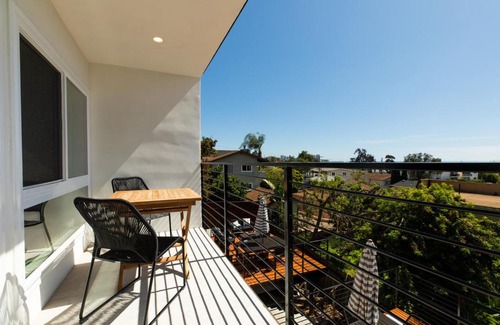Middletown House | Avalon 2 Unit Buyout I III AvantStay Mins to GaslampBeautiful Deck w BBQ